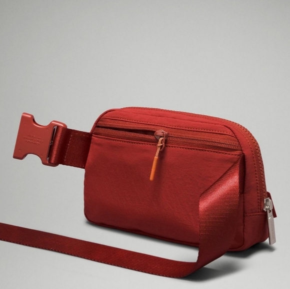 NWT Lululemon Everywhere Belt Bag 1L in Terra Orange - Picture 4 of 9